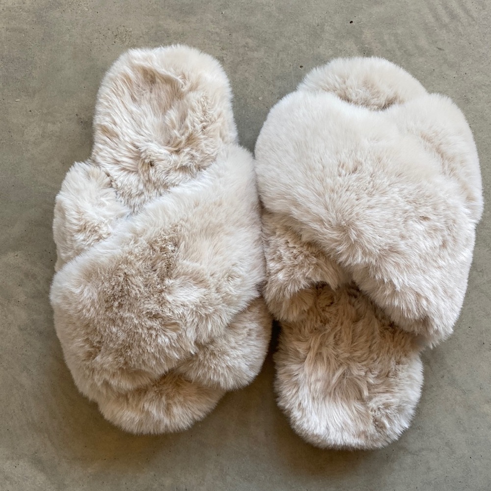 Furry slides | Light Beige | Size 7.5/8